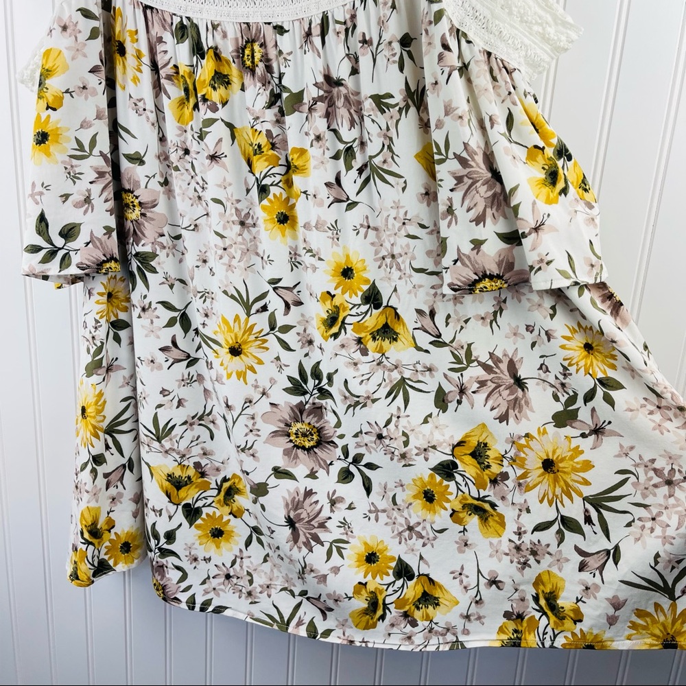 Torrid Stretch Challis Crochet Yellow Floral Off Shoulder Top Size 4X - Picture 4 of 12